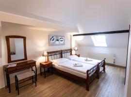 Penzion Královské lázně, hotel em Poděbrady