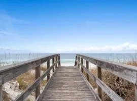 Beachfront Fort Walton Beach Condo with Pool Access!