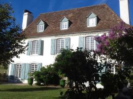 Maison de l Évêque d'Ozenx: Ozenx şehrinde bir kiralık tatil yeri