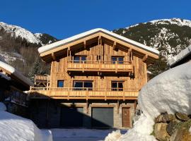 Chalet Saint Maurice - piscine privée & jacuzzi, hotel di Champagny-en-Vanoise