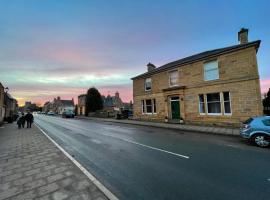 The Old Bank House Self Catering Apartment Dornoch, hotel in Dornoch