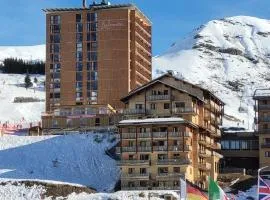 Appartement 6 personnes - Deux chambres - 40M2 - Balcons 10M2 sur pistes - Aucun vis à vis - Piscine - B301