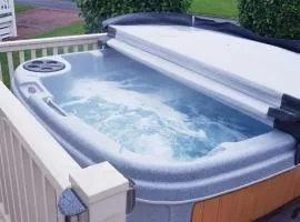 3 bed Retreat with Hot Tub
