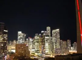 Downtown High-rise Condo- CN Tower View