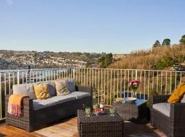 Port Side - Boutique Home with Outstanding River Views