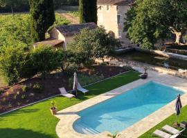 Domaine Les Mûriers, hotel v destinaci Brignoles