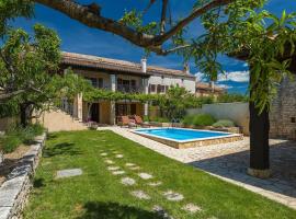 Villa Paulina -an authentic sense of Istrian life, cabaña o casa de campo en Gajana