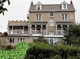 The Poplars Guest House, hotel di Combe Martin