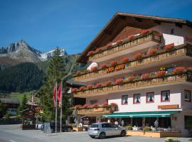 Hotel Mira, hotel cerca de Strem Ski Lift, Sedrun