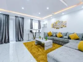 LUXURY 3 BEDROOM HOUSE Close to Manchester Center