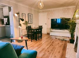 City Centre Apartment- Beautiful Old Town- with Parking, hotel in zona Acquario The Deep, Hull