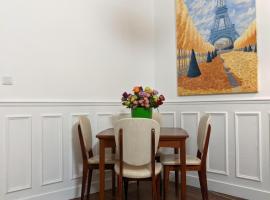 Private acces to the all flat. Charming Parisian.