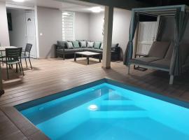 MARS ET VENUS LOCATION - piscine privée et chauffée, cabaña o casa de campo en Sainte-Marie