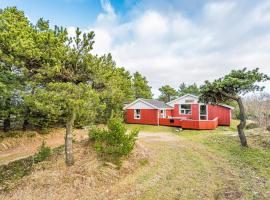 Holiday home Henne CXIX, orlofshús/-íbúð í Henne Strand