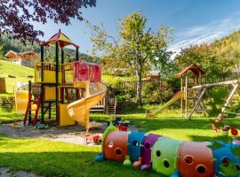 Familienhotel Unterreith – hotel w mieście Forstau