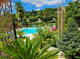 La casa color, pet-friendly hotel in Lamagdelaine