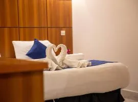 شاليهات الماسية الأولى