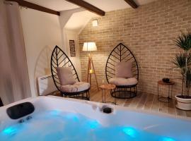 Jacuzzi privatif dans maison de village au calme, villa sa Flaviac