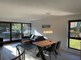 Großzügiges Domizil, 90qm, mit Terrasse, Garten, Infrarotkabine und Garage