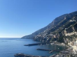 Infinity Sea View House: Amalfi'de bir otel