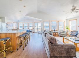 Sea Sun Greetings - Kitty Hawk MP 2.5, Ocean Views, Direct Beach Access, Pool, Hot Tub, Pets OK, hotel i Kitty Hawk Beach