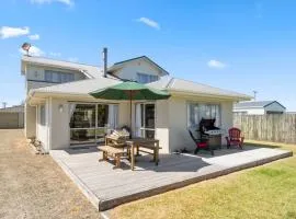 Hunia Haven - Himatangi Beach Holiday Home