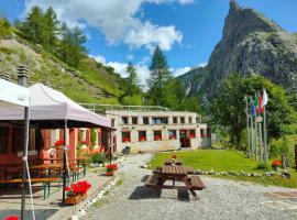 RIFUGIO CAMPO BASE, khách sạn ở Chiappera