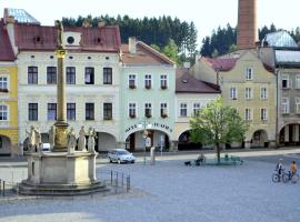 Apartmán Náměstí Hostinné, hotell i Hostinné