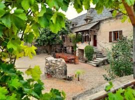 Lézard Vacances Luxe safaritentent met privé badkamer en zwembad, hotel em Morlhon-le-Haut