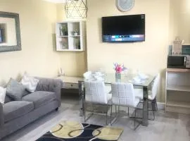 Beautiful 3 Bedroom 2 bathroom House close to City centre