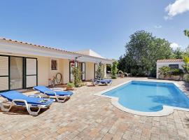 Algarve Country Villa With Pool by Homing, ваканционна къща в Санта Барбара де Некси