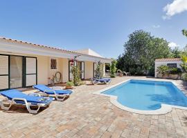 Algarve Country Villa With Pool by Homing, viešbutis mieste Santa Barbara de Nexe