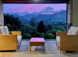 Lyzzick Hall Hotel: Keswick şehrinde bir otel