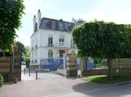 VILLA CAMILLE - Proche Paris & Disneyland