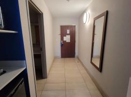 HOLIDAY INN EXPRESS MIAMI-KENDALL, 13475 SW 131 ST, MIAMI, FL, 33186-5818, hotel in Miami