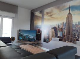 Grand Appartement T2 55m2 Le New-York en centre - Terrasse privée et parking gratuit, Hotel in La Roche-Chalais