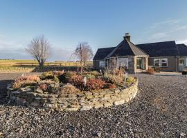 Bogairn, cottage in Carron