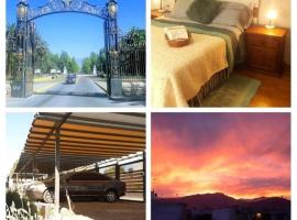 "EXCEPCIONAL 18" DEPARTAMENTO CON COCHERA - Vista a la MONTAÑA, hotelli kohteessa Mendoza lähellä maamerkkiä Bodegas Diego Torres