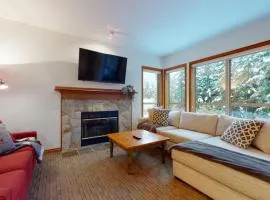 2BR in Painted Cliff, Ski In, Ski Out, Communal Hot Tub, Wood Burning Fireplace, Free Parking