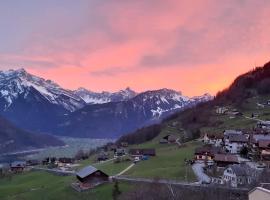 Large Apartment 8beds great for family and friends, Mountain View, hotel u gradu 'Amden'