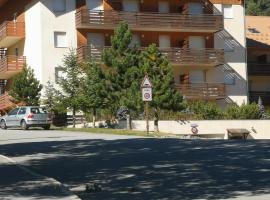 Auron, 2 pièces meublé, coin montagne,6 couchages โรงแรมในแซ็ง เอเทียน เดอ ทิเน