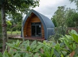 Benger Garden Chalets, lodge in Millers Flat