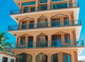 Blue Summer - Long House, hotel dicht bij: Zanzibar Butterfly Centre, Paje