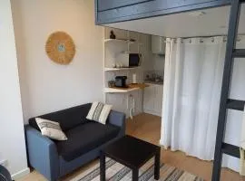 Studio avec terrasse en résidence calme à Dijon.