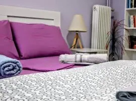 2 Bed Flat - Sleeps 4 - Pets - Parking - Wifi