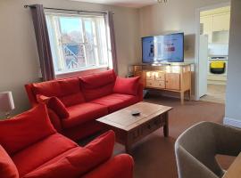Entire 2 Bedroom Apartment free parking, hotell nära Audley End House, Saffron Walden