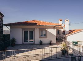 Cabanelas Country House - Casa do Luís, country house in Vale de Cambra