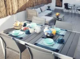 Central Olhão Home - Private Spacious Sunlit Patio