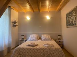 Le Cocon de Curson chambre d'hôtes, bed & breakfast σε Chanos-Curson