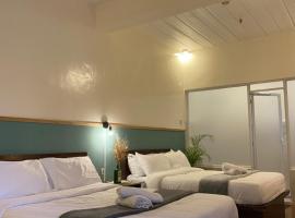 Priscilla Travellers Inn, hotel en Inopacan